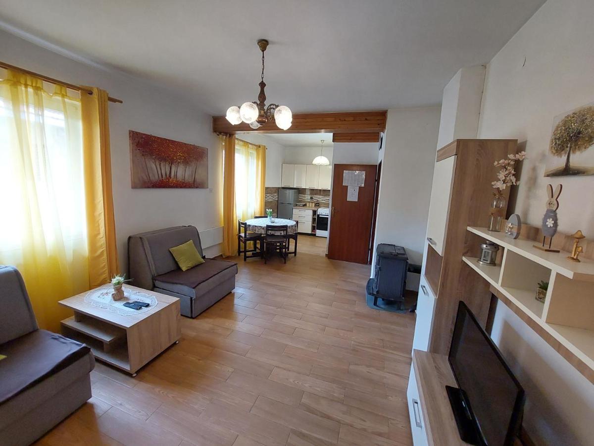 Rozmari Apartment